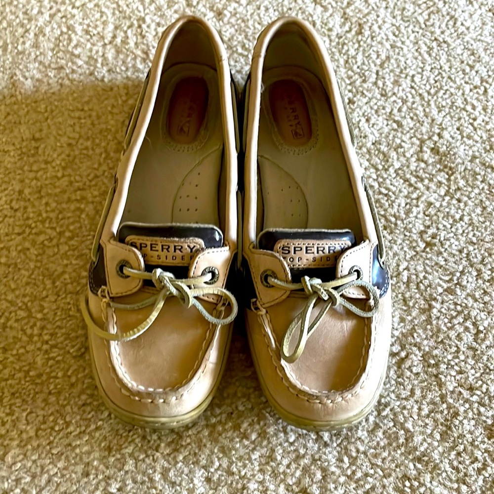 Sperry women’s boat shoes. Size 6.5 women’s- brown and animal print